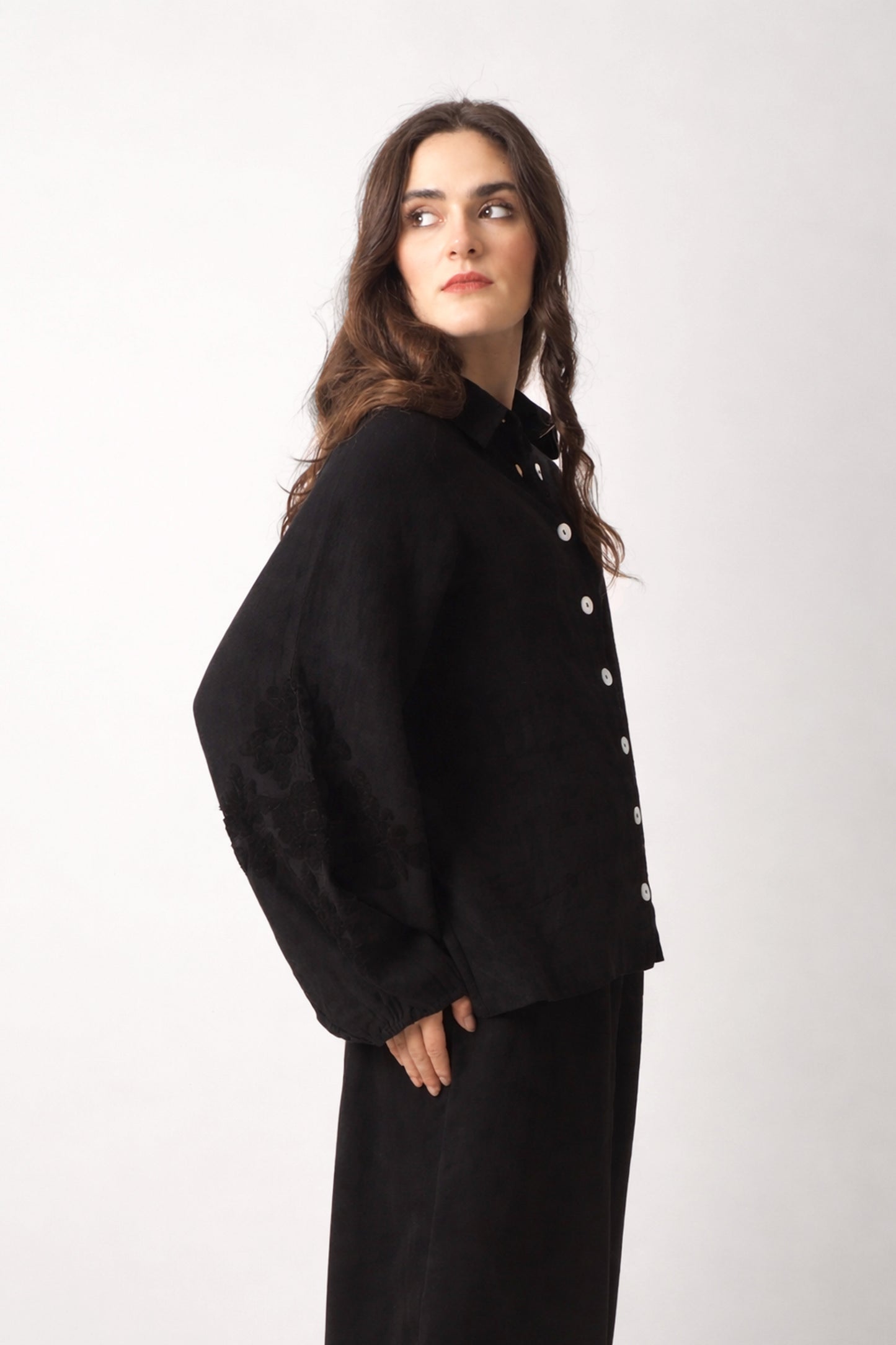 Black_Buckley_Embroidered_Linen_Shirt_4-_Pashma_Women_s_65087b77-dc57-4c3f-95d0-04cbac717b0d