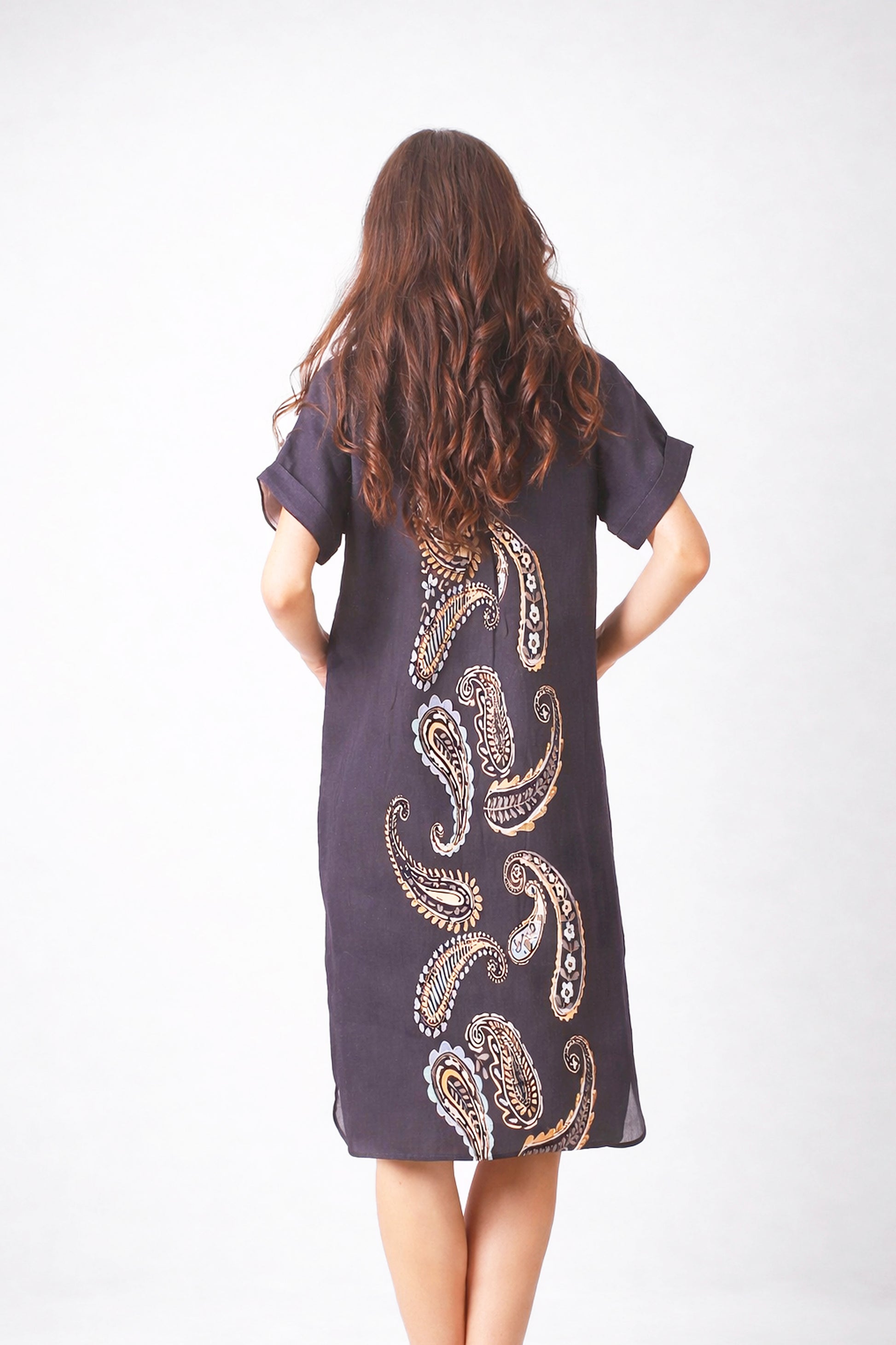 Black_Paisley_Printed_Linen_Dress_3-_Pashma_Women_6068975c-2f90-4d71-b4c6-0527f433ea9b