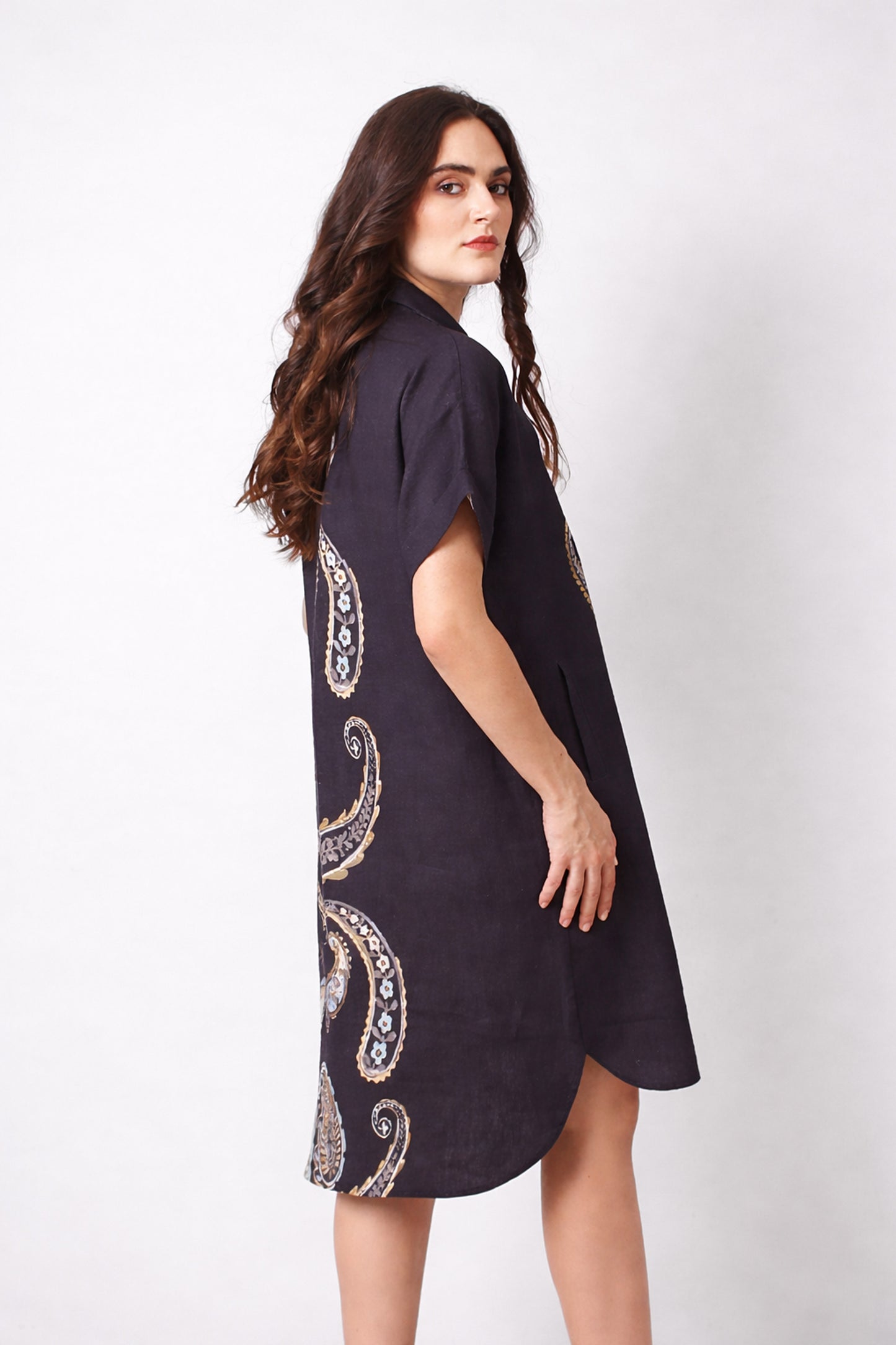 Black_Paisley_Printed_Linen_Dress_4-_Pashma_Women_b918b22e-c073-43f3-b1bb-32373792e47c