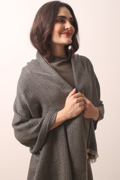 Black_White_Bird_s_Eye_Cashmere_Scarf_6-_Pashma_Women_s