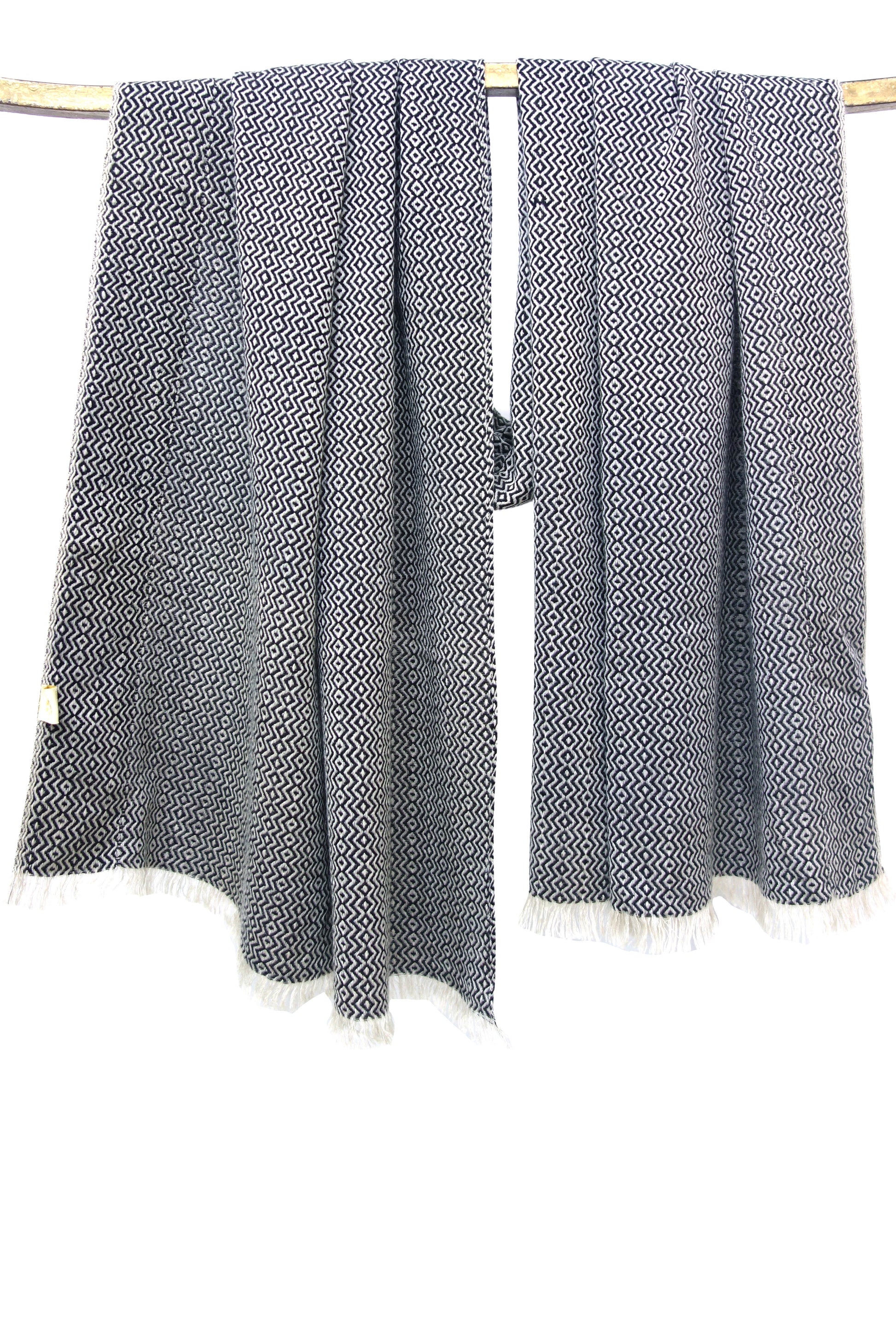 Black_White_Bird_s_Eye_Cashmere_Scarf_8-_Pashma_Women_s