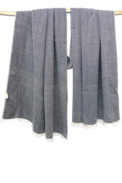 Black_White_Bird_s_Eye_Cashmere_Scarf_8-_Pashma_Women_s