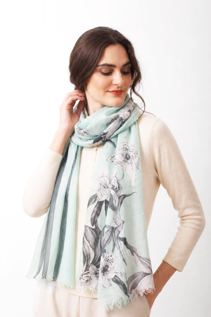 Blue_floral_silk_cashmere_scarf_2-_Pashma_Women_s