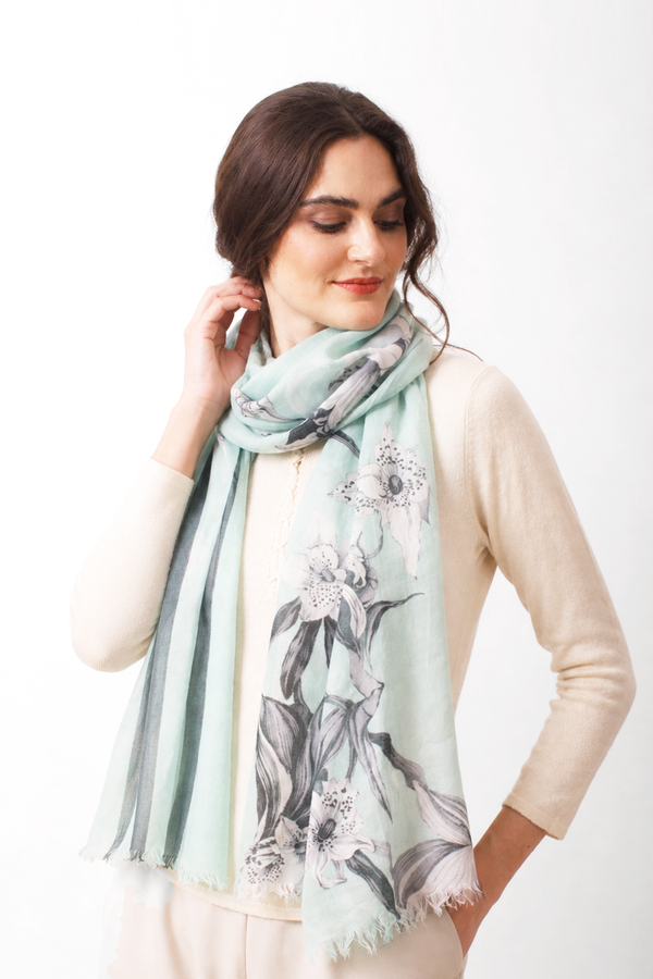 Blue_floral_silk_cashmere_scarf_2-_Pashma_Women_s