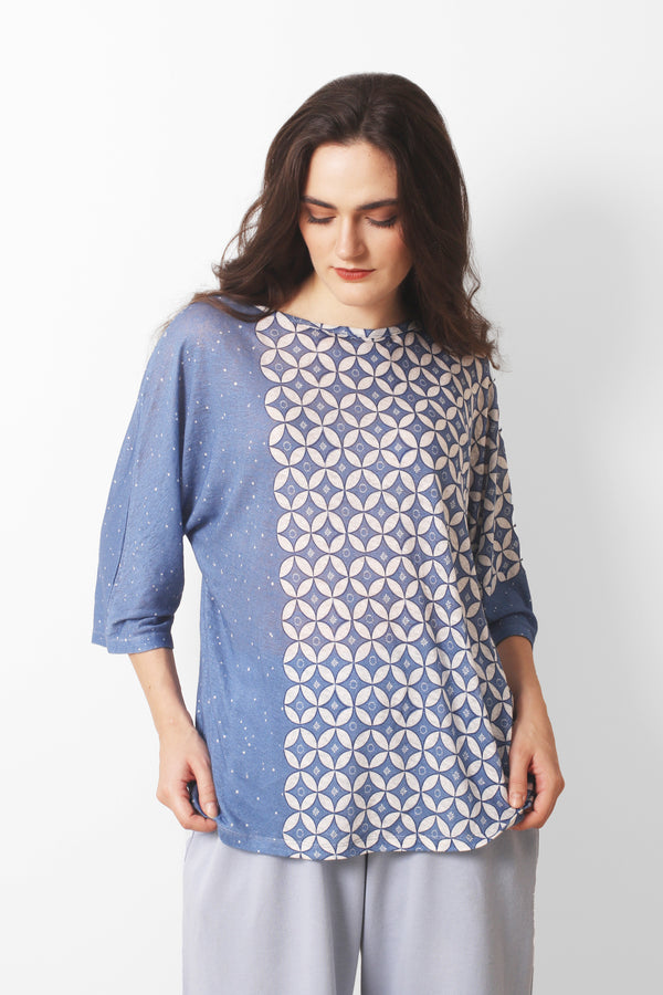 Blue_geometric_knitted_linen_T-Shirt_2-_Pashma_Women_s_9fe510e0-fc69-4d05-b651-e30441220fc4