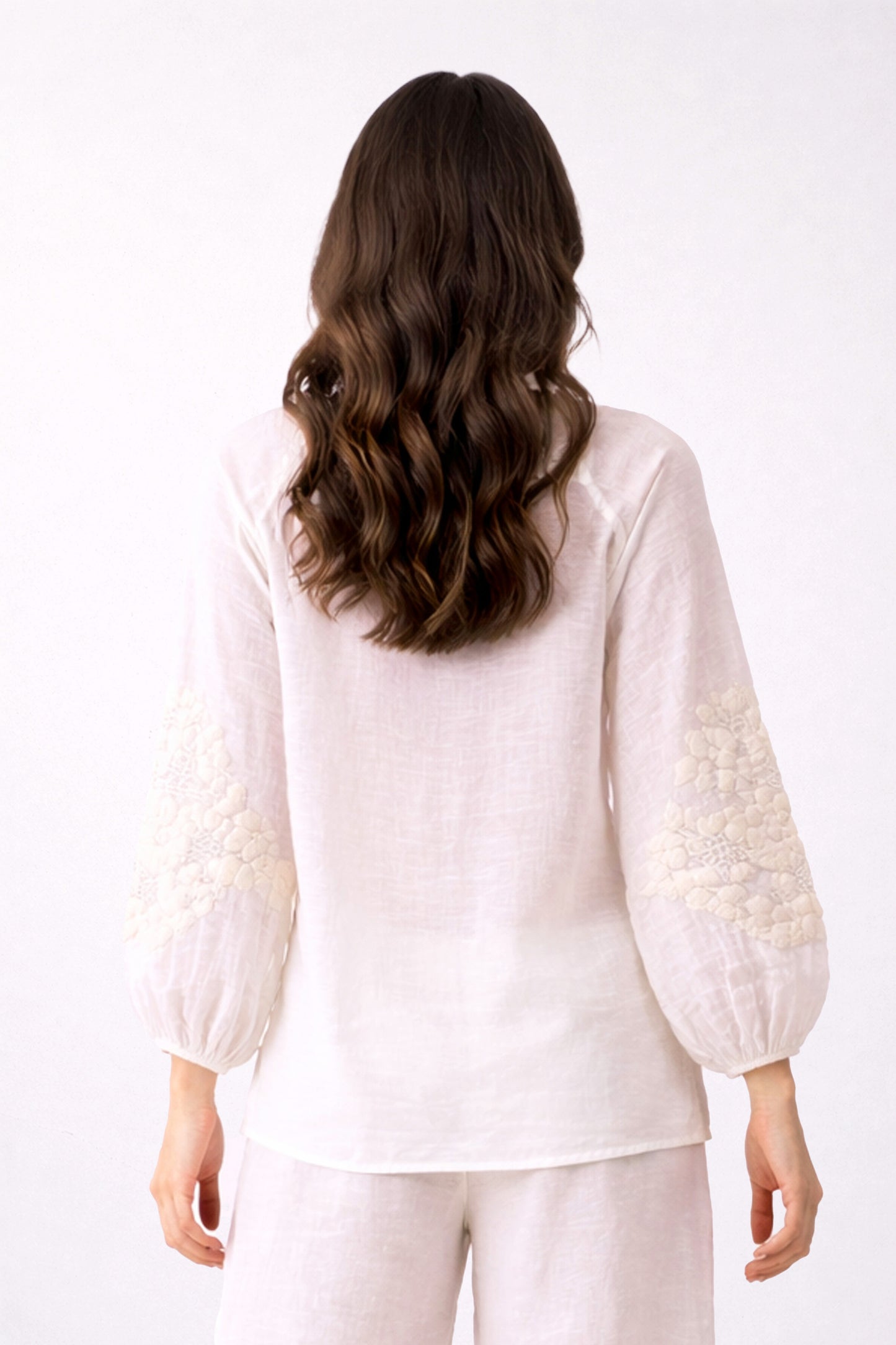 Buckley_Embroidered_Linen_Shirt_4-_Pashma_Women_s_f04c081b-70e5-4310-91dd-ca2237e74e85