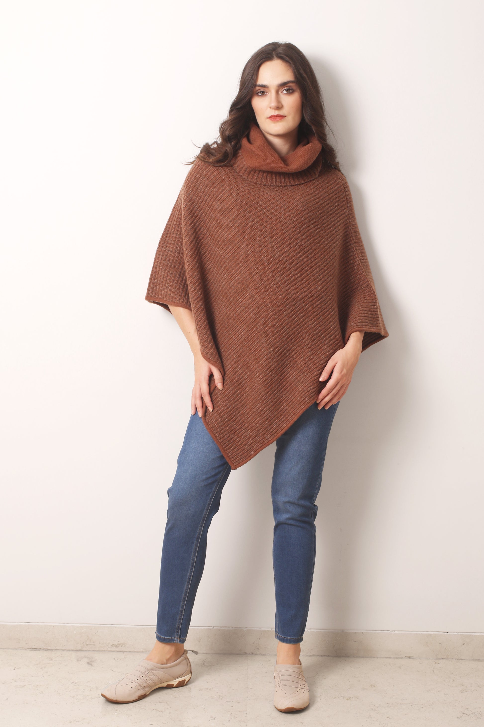 Chocolate_Cashmere_Triangular_Poncho_2-_Pashma_Women_s_2e9d70b3-dfdc-4a2d-8abf-b4807d5dff98