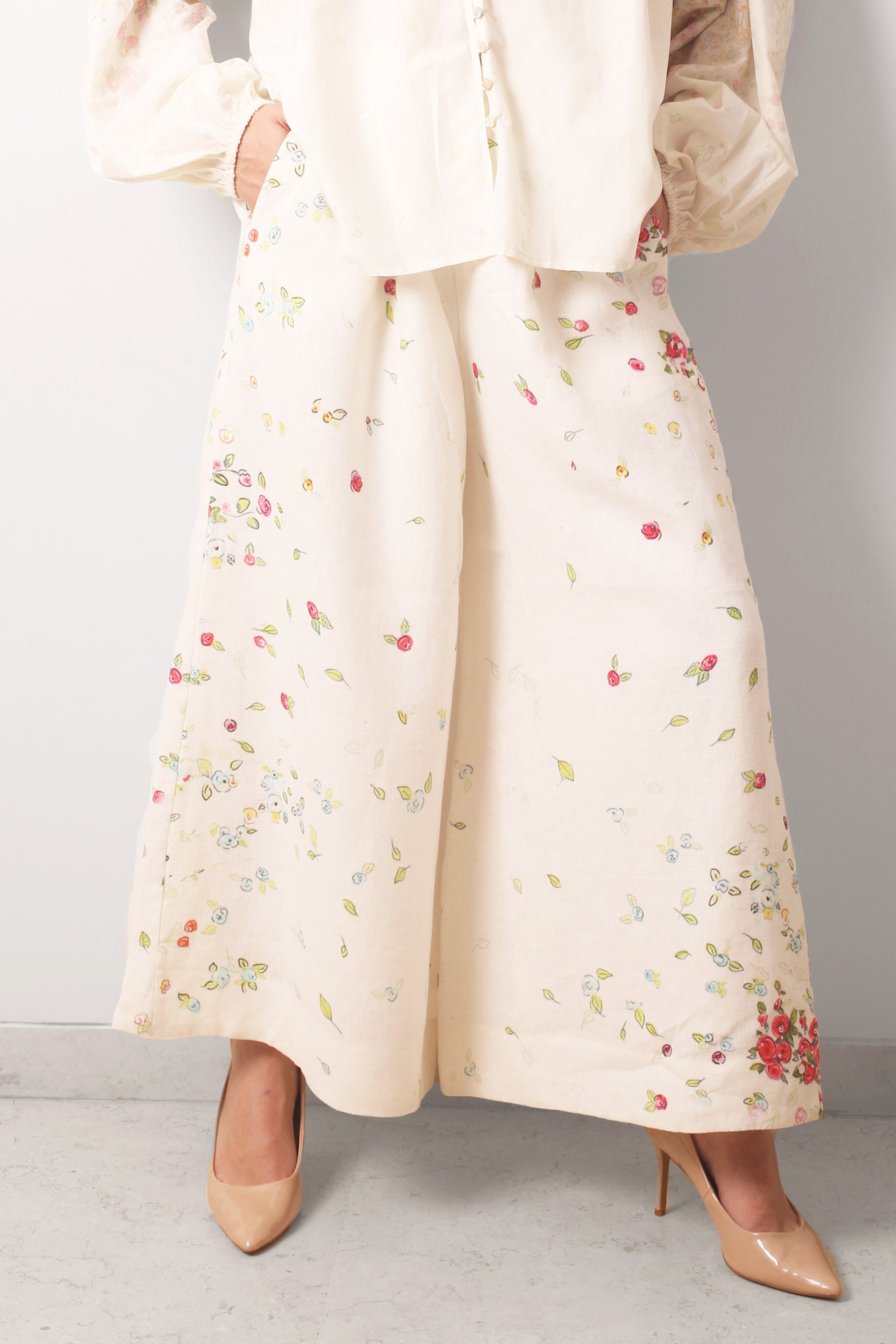 Ivory_Garden_Floral_Linen_Pant_2-_Pashma_Women_s_af8c85ce-916c-4991-8974-938519380924
