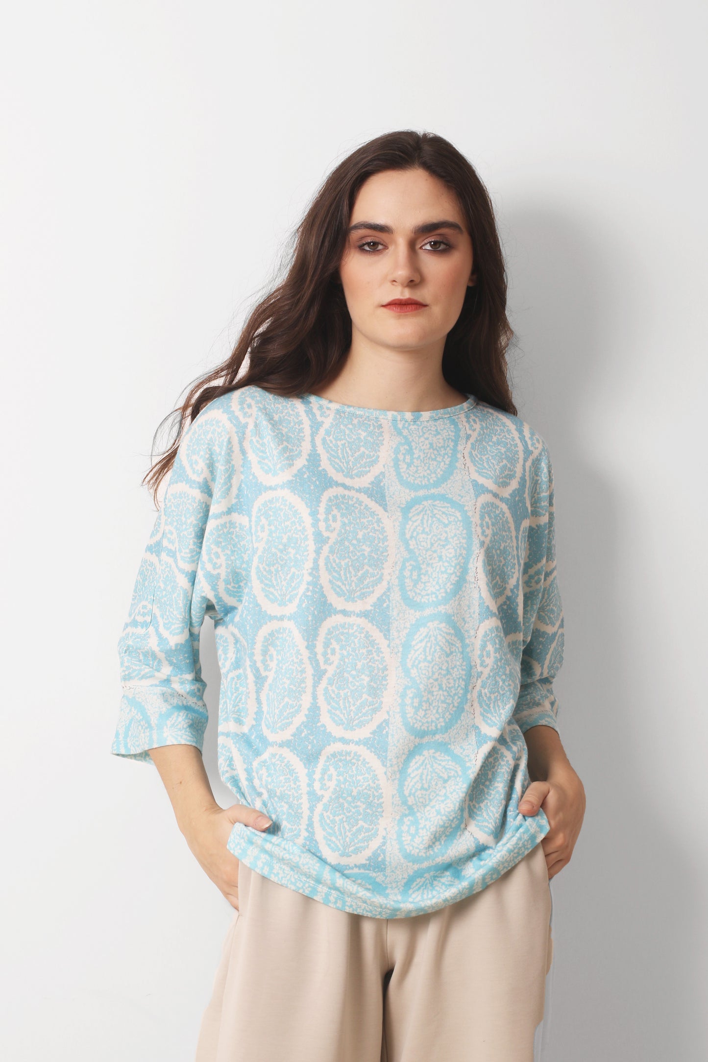 Ivory_and_Sky_Blue_Monochrome_Cotton_Cashmere_Paisley_Boat_Neck_T_Shirt_1-_Pashma_Women_s_86ba93f1-4a8a-409f-944e-1f11524b767b