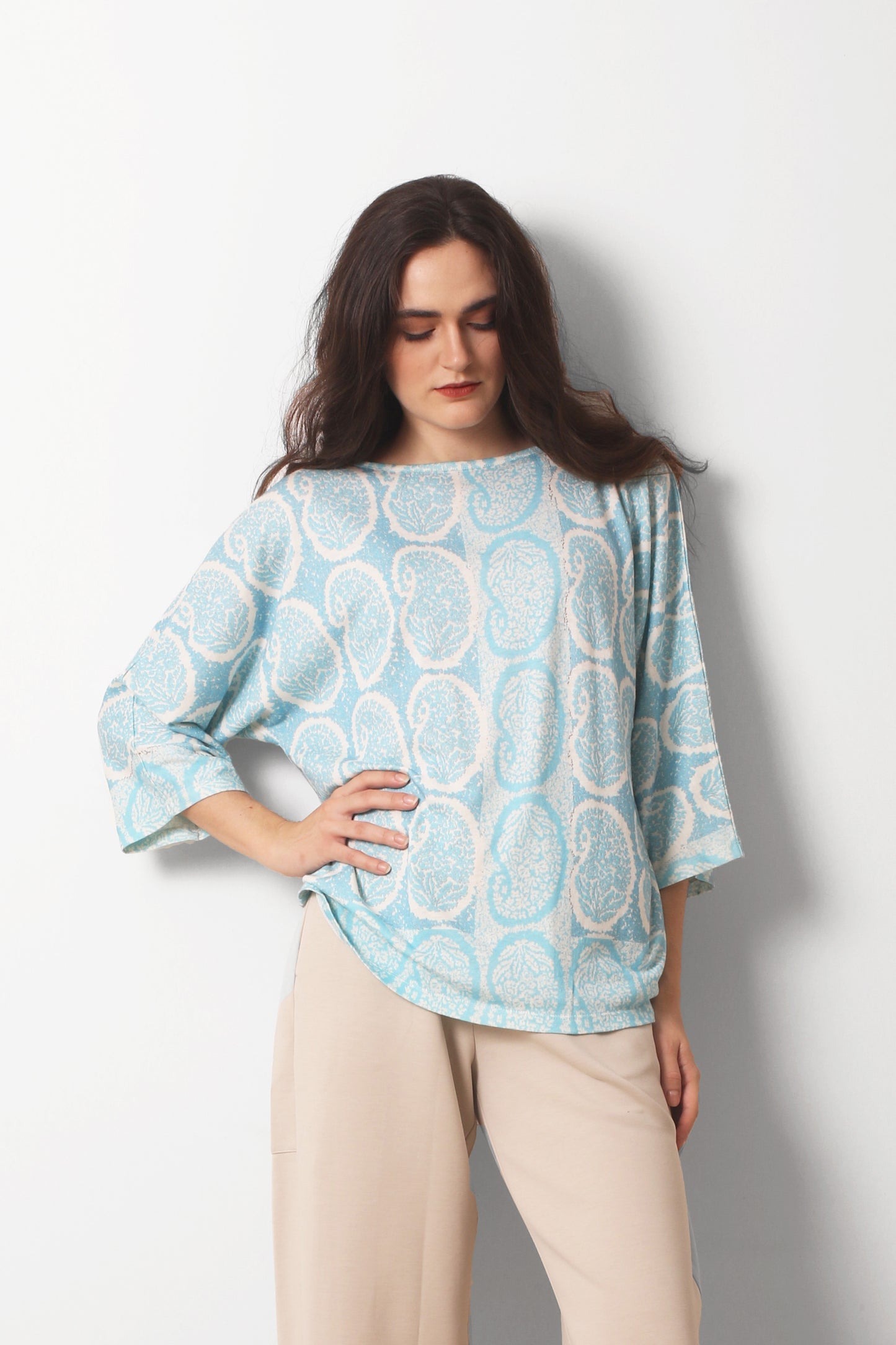 Ivory_and_Sky_Blue_Monochrome_Cotton_Cashmere_Paisley_Boat_Neck_T_Shirt_4-_Pashma_Women_s_b76dce33-870d-49c4-8a31-2266027344d4