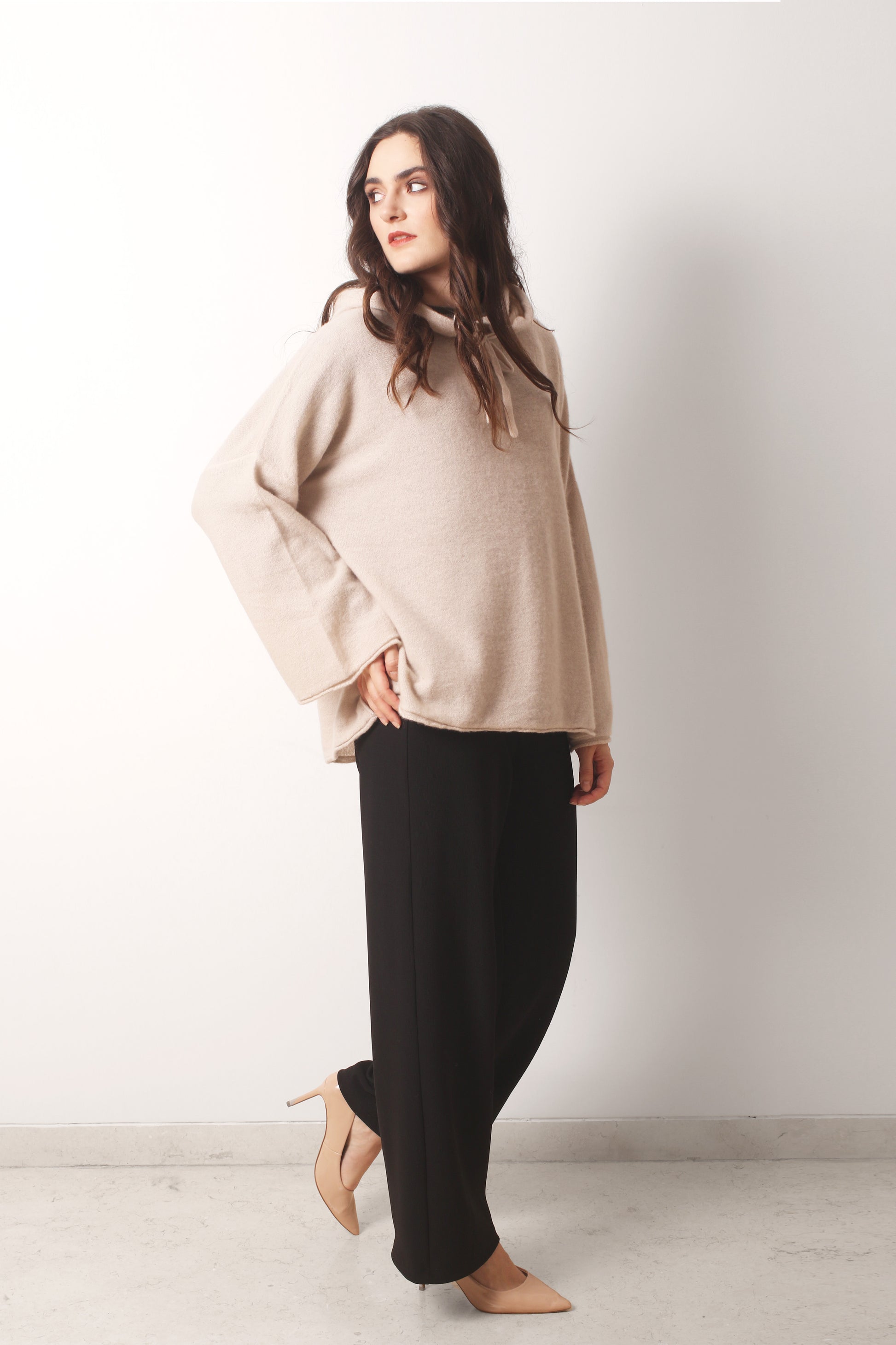 Limestone_Cashmere_Hoodie_3-_Pashma_Women_s_7791e4c8-71e5-44a7-8b99-493473d01936
