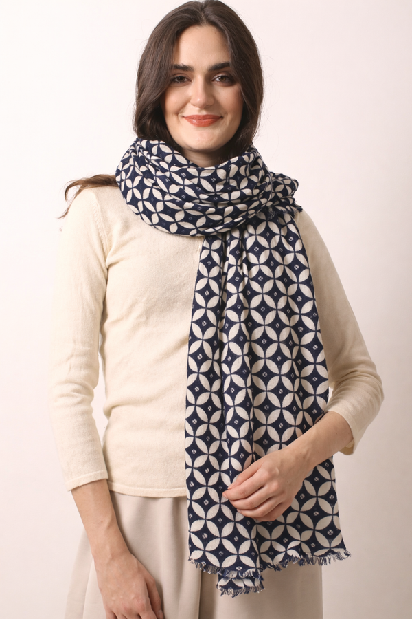 Monochrome Geometric wool cashmere twill scarf 1- Pashma Women