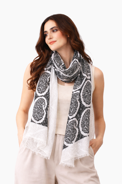 Monochrome_Paisley_Scarf_2-_Pashma_Women_s_4b07fd37-db1f-4af8-bc39-a34325d319d8