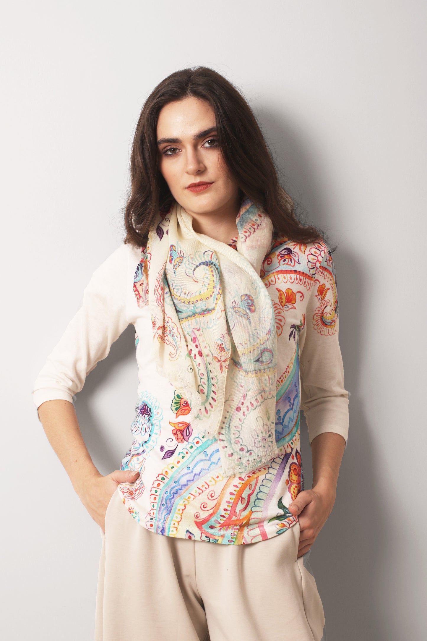 تيشيرت مطبوع من الكتان المحبوك بألوان الباستيل