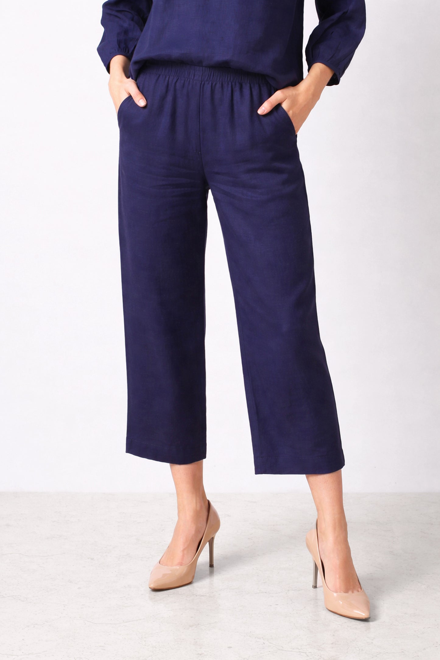 Navy_Linen_Tailored_Pants_2-_Pashma_Women_s_6fd760f5-6a97-4783-97d8-550e3d6ed9c7