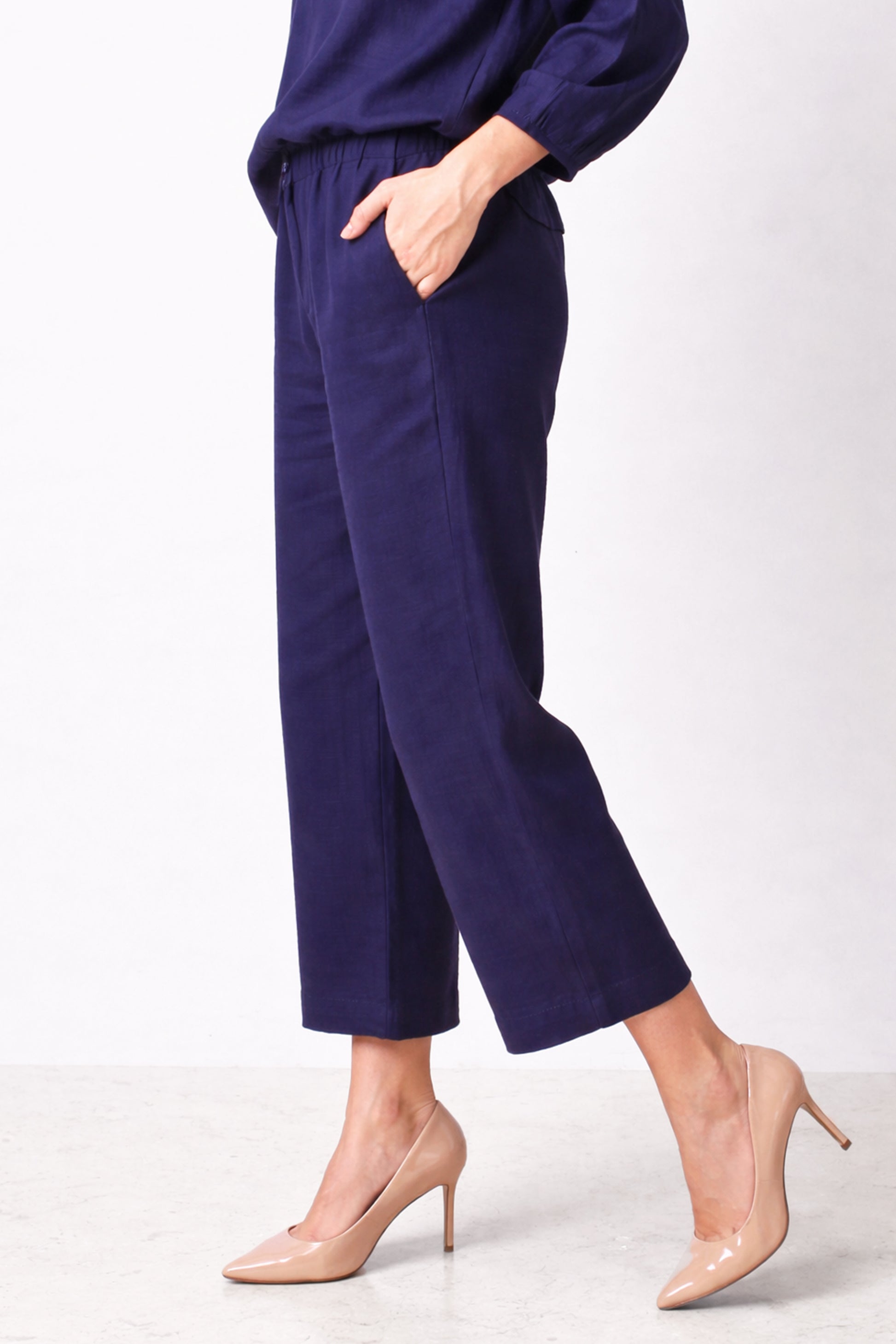 Navy_Linen_Tailored_Pants_3-_Pashma_Women_s_31bd57c1-983b-4349-a3aa-5faba0789fab