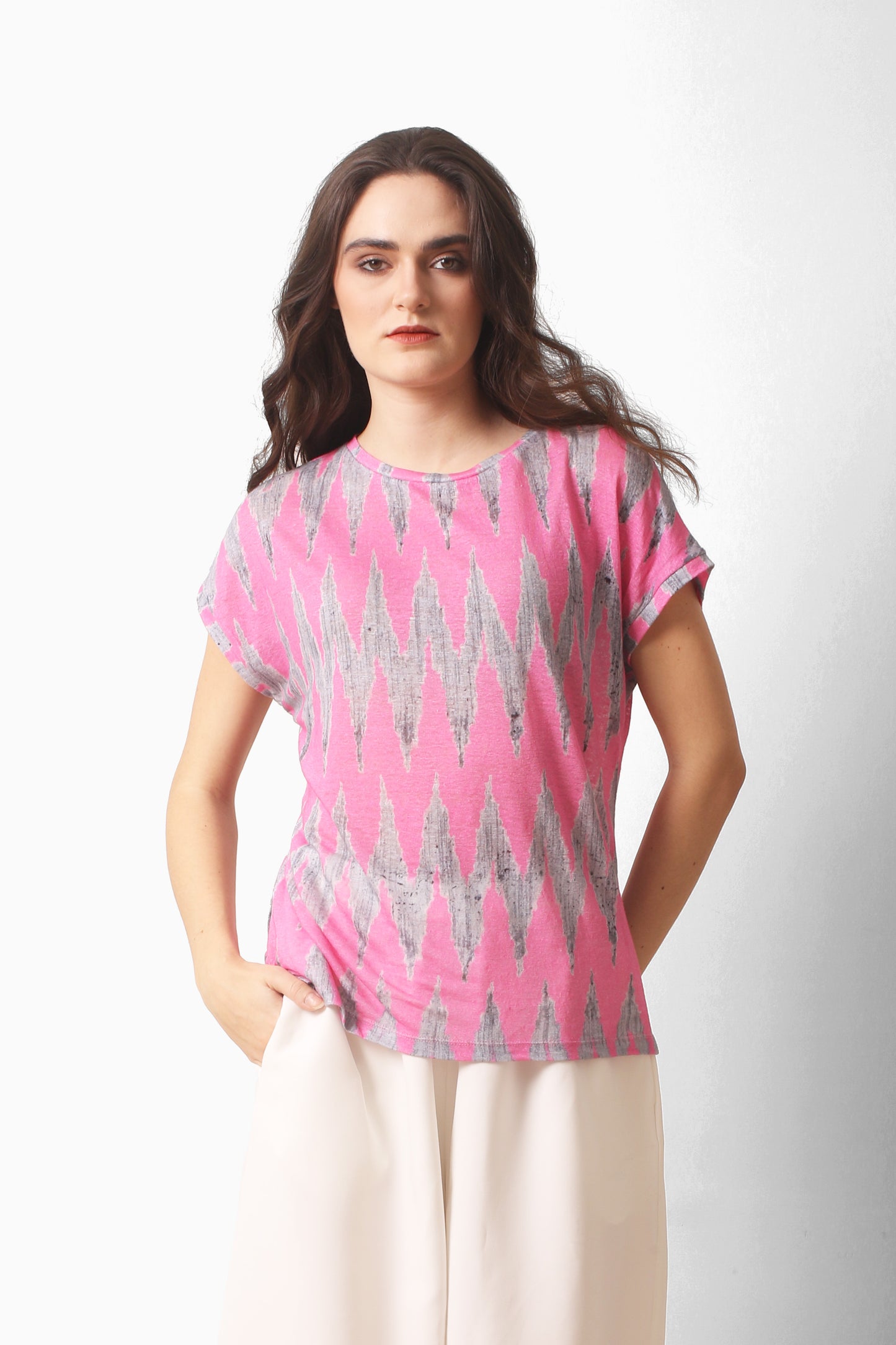 Pink_ikat_knitted_linen_T-Shirt_1-_Pashma_Women_s_6199f244-2e36-47ec-a842-a17dae9b7e95