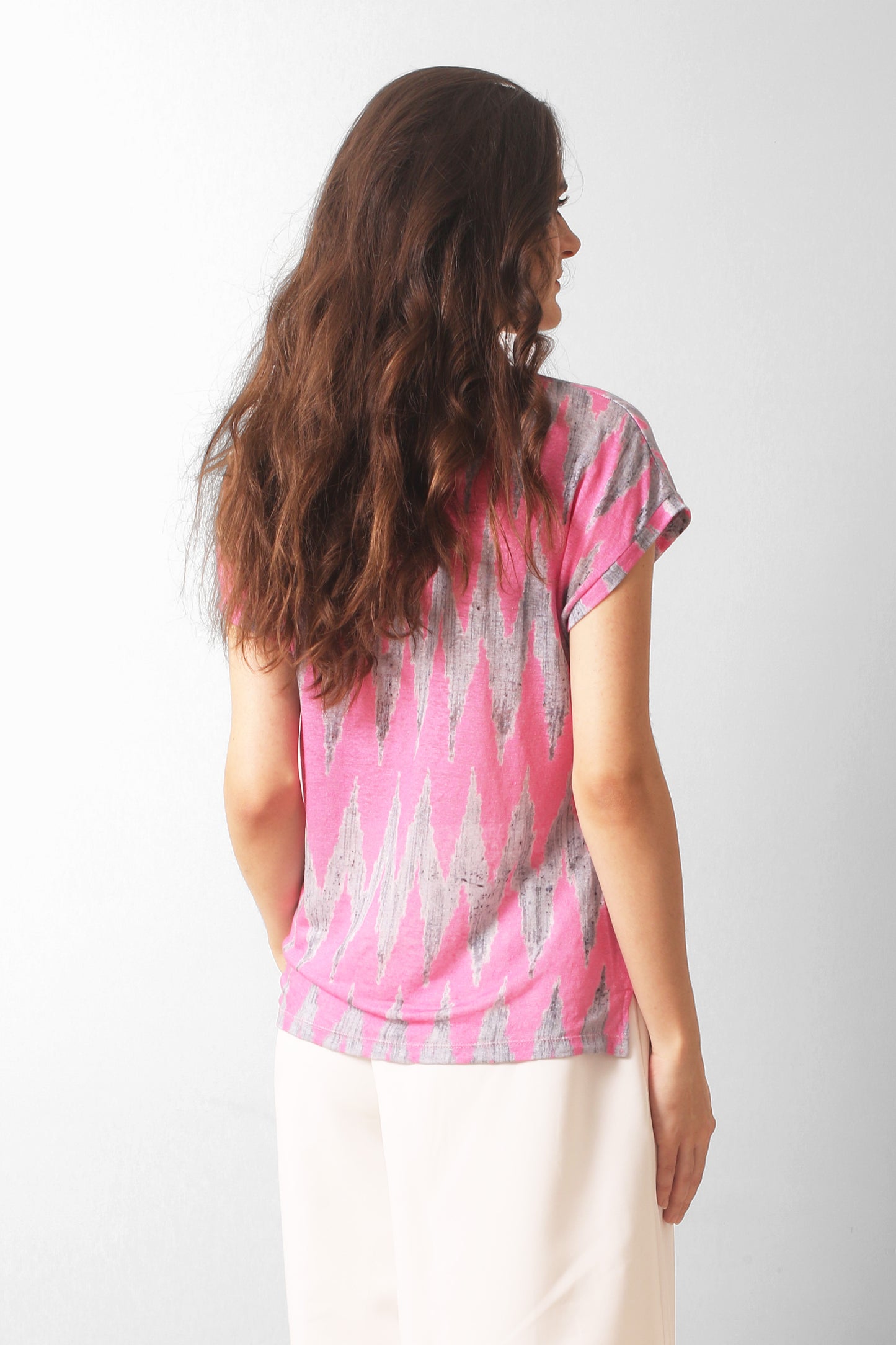 Pink_ikat_knitted_linen_T-Shirt_1-_Pashma_Women_s_6199f244-2e36-47ec-a842-a17dae9b7e95