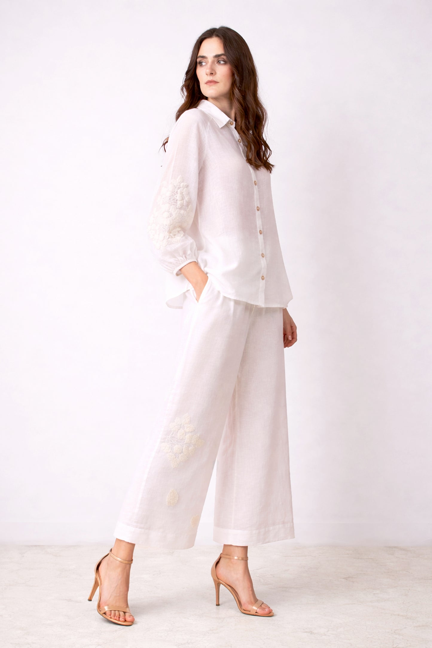 White_Buckley_Embroidered_Linen_Co-Ord_Set_2-_Pashma_Women_s_63dbb912-28dd-4eeb-8711-8796b8fa2c9e