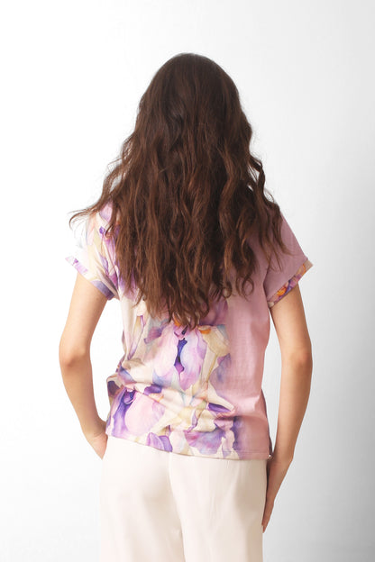 lilac_floral_print_cotton_cashmere_T-shirt_3-_Pashma_Women_s_6f686419-793a-4afa-9a14-fd8989a7646e